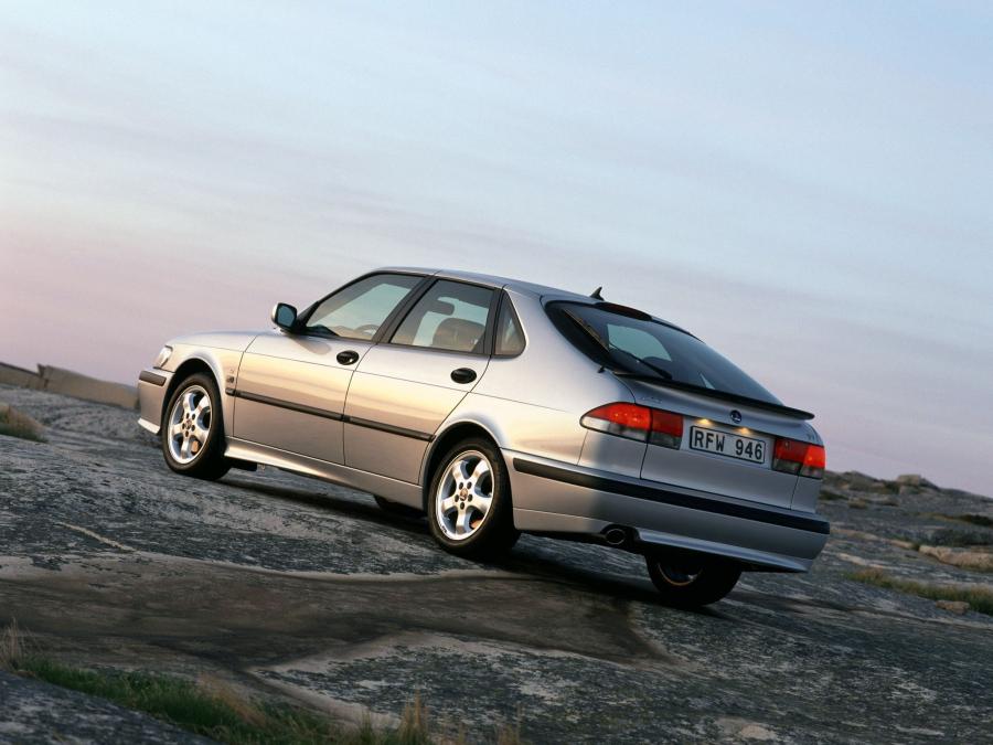  Saab 9-3 1998 года  (фото 10 из 16)